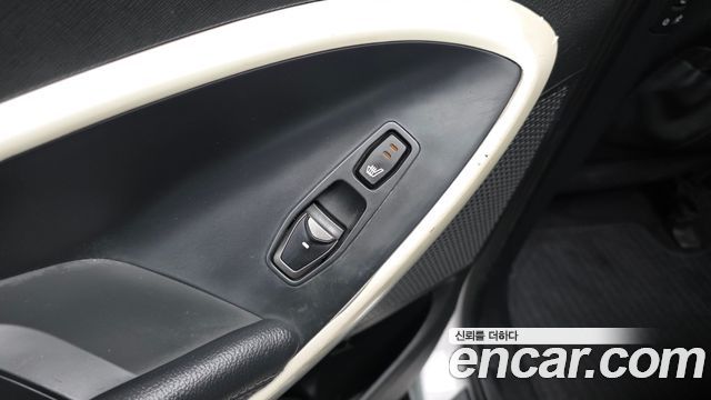 Hyundai Santa Fe (DM) Diesel(e-VGT) 2.0 2WD Premium 2014 — фото 18