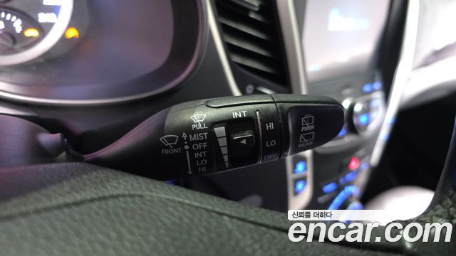 Hyundai Santa Fe (DM) Diesel(e-VGT) 2.0 2WD Premium 2014 — фото 28