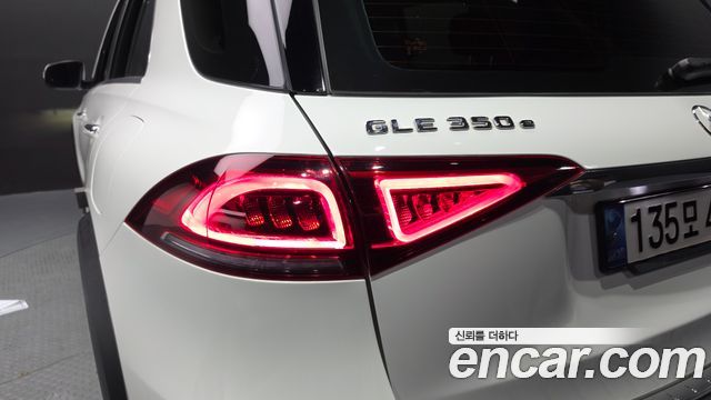 Mercedes-Benz GLE-Class (W167) GLE350e 4MATIC 2022 — фото 23