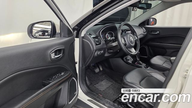 Jeep Compass (II) 2.4 Limitied AWD 2019 — фото 10