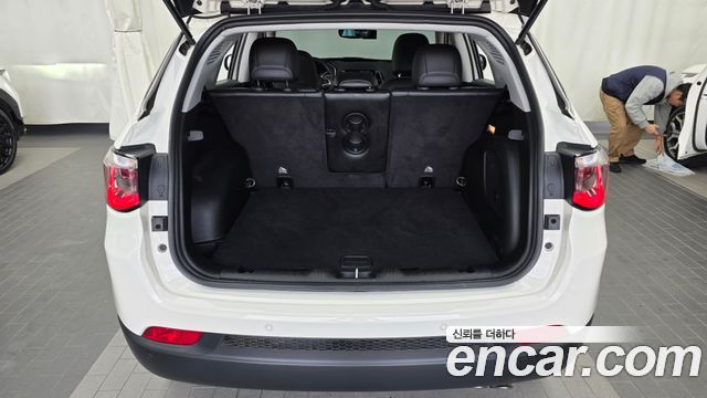 Jeep Compass (II) 2.4 Limitied AWD 2019 — фото 20