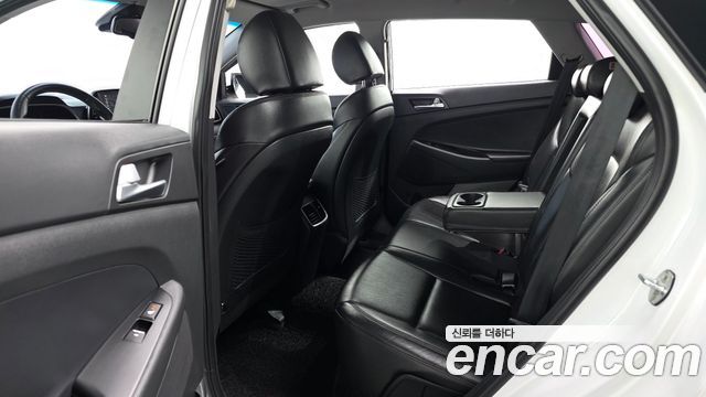 Hyundai Tucson Gasoline 1.6 turbo 2WD Modern 2019 — фото 11