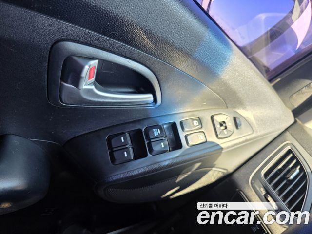 Hyundai Tucson ix Diesel(e-VGT) 2WD Smart 2014 — фото 17