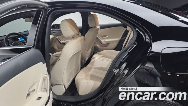Mercedes-Benz A-Class (W177) A220 Sedan 2021 — фото 11