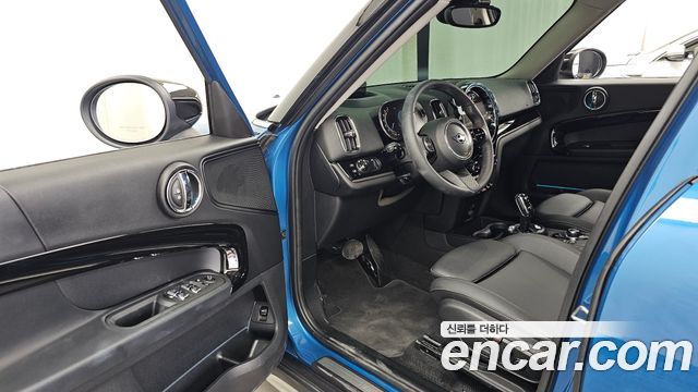 MINI Cooper Countryman Classic Plus Launch Pack 2nd Gen 2023 — фото 10
