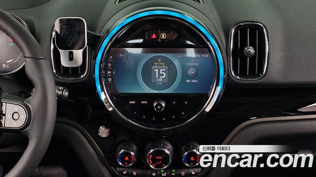 MINI Cooper Countryman Classic Plus Launch Pack 2nd Gen 2023 — фото 18