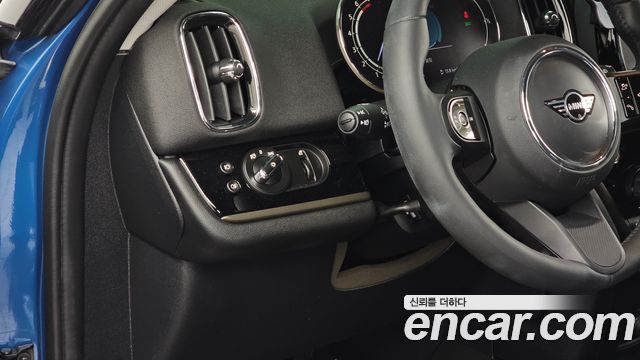 MINI Cooper Countryman Classic Plus Launch Pack 2nd Gen 2023 — фото 34