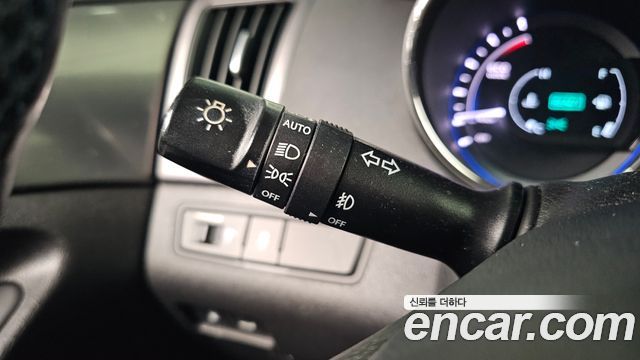Hyundai Sonata Hybrid 2.0 Smart 2014 — фото 19