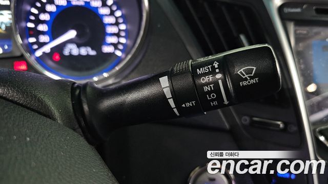 Hyundai Sonata Hybrid 2.0 Smart 2014 — фото 20