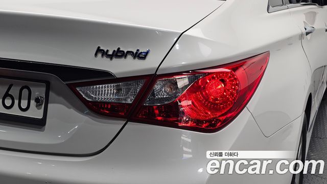 Hyundai Sonata Hybrid 2.0 Smart 2014 — фото 23