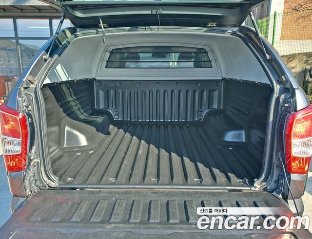 KG Mobility (SsangYong) Rexton Sports Khan Diesel 2.2 4WD Professional X (5-Link) 2019 — фото 15