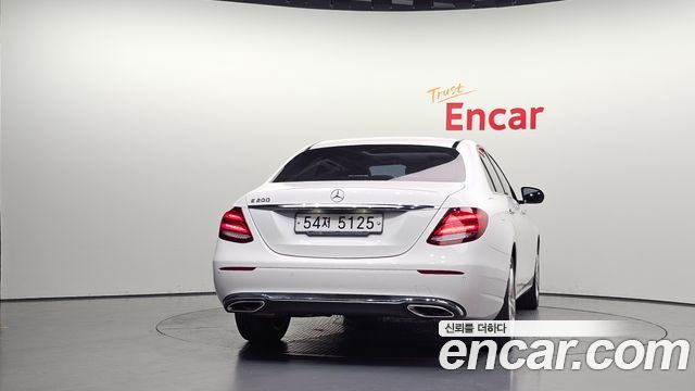 Mercedes-Benz E-Class (W213) E200 Avantgarde 2017 — фото 4