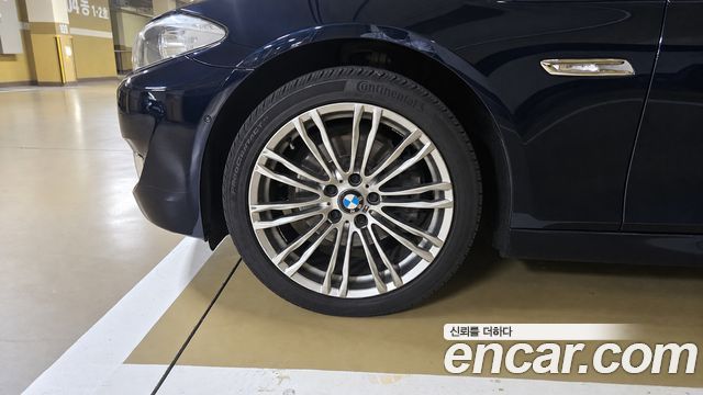 BMW 5 Series (F10) 528i 2011 — фото 6