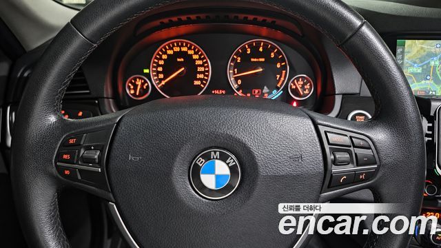 BMW 5 Series (F10) 528i 2011 — фото 19