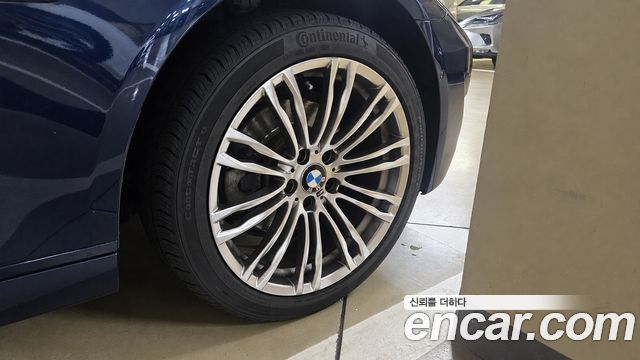 BMW 5 Series (F10) 528i 2011 — фото 22