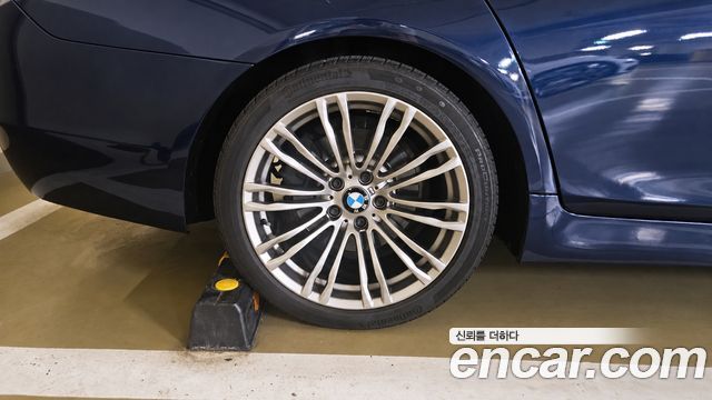 BMW 5 Series (F10) 528i 2011 — фото 23