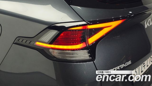 Kia Sportage (V) Gasoline 1.6 Turbo 2WD Prestige 2023 — фото 23