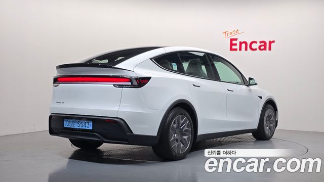 Tesla Model Y L Long Range AWD 2026 — фото 2