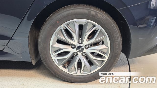 Kia K5 Hybrid (III) Prestige 2023 — фото 21