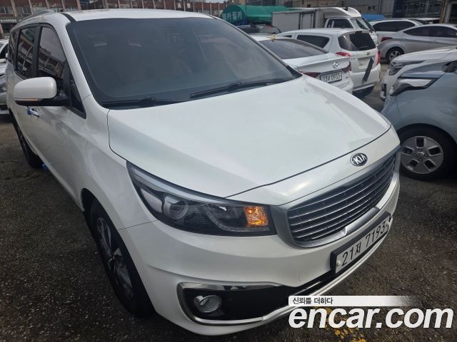 Kia Carnival 9-seater Luxury 2015 — фото 2