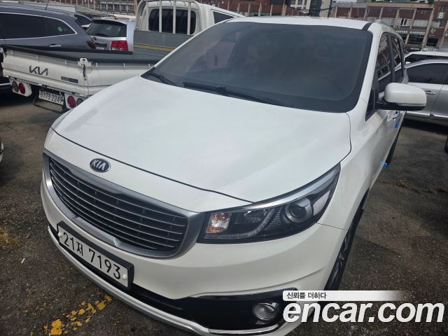 Kia Carnival 9-seater Luxury 2015 — фото 3