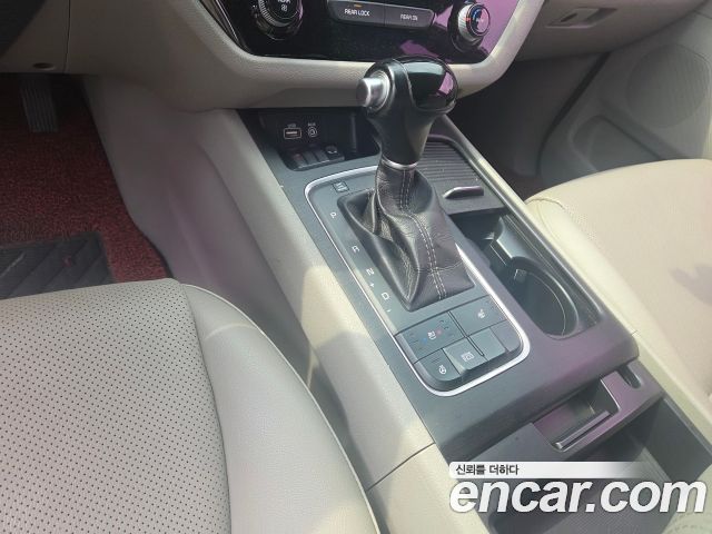 Kia Carnival 9-seater Luxury 2015 — фото 16