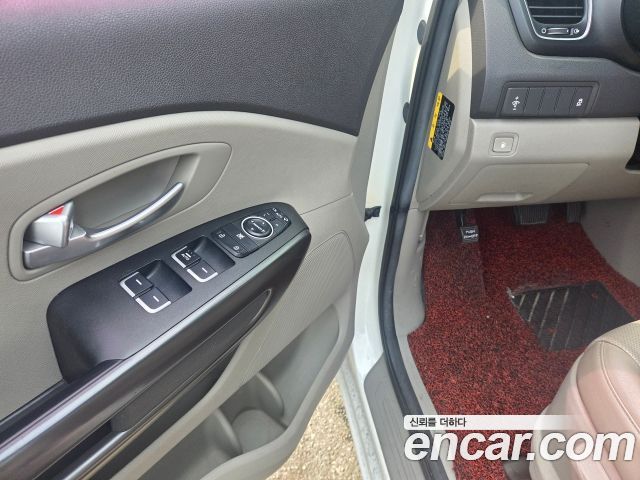 Kia Carnival 9-seater Luxury 2015 — фото 17