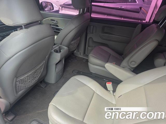 Kia Carnival 9-seater Luxury 2015 — фото 20