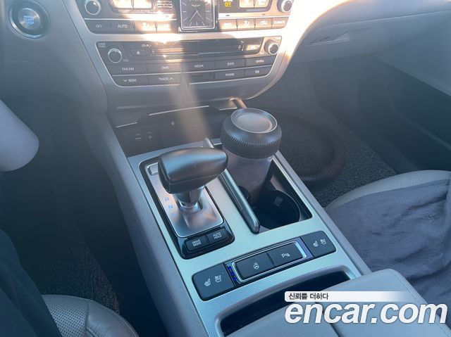 Genesis G80 3.3 GDI AWD Luxury 2017 — фото 8