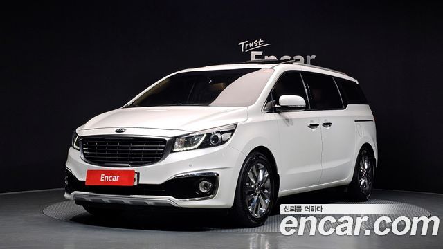 Kia Carnival 7-seater Limousine President