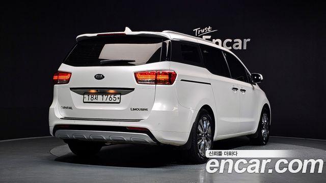 Kia Carnival 7-seater Limousine President 2018 — фото 2