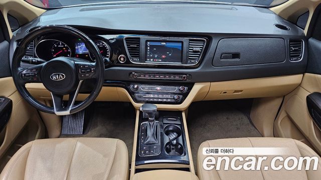 Kia Carnival 7-seater Limousine President 2018 — фото 7