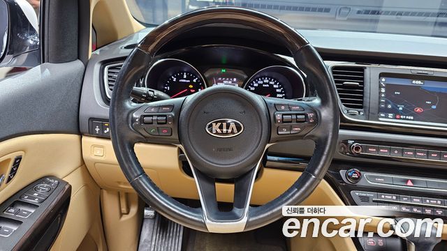 Kia Carnival 7-seater Limousine President 2018 — фото 17