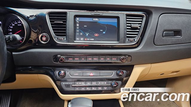 Kia Carnival 7-seater Limousine President 2018 — фото 18
