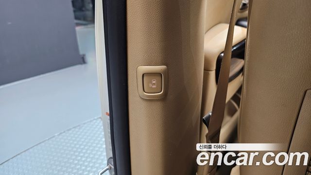 Kia Carnival 7-seater Limousine President 2018 — фото 34
