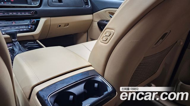 Kia Carnival 7-seater Limousine President 2018 — фото 35