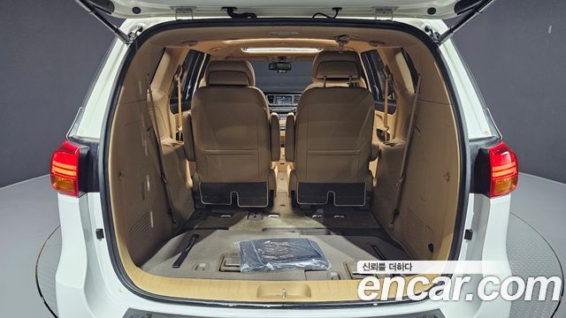 Kia Carnival 7-seater Limousine President 2018 — фото 38