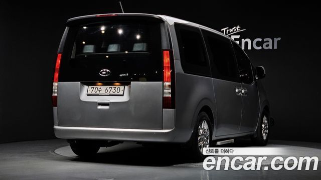 Hyundai Staria Tourer 11-Seater Modern 2022 — фото 2