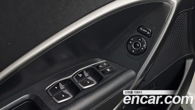 Hyundai Santa Fe (DM) Diesel(e-VGT) 2.2 2WD Premium 2013 — фото 16