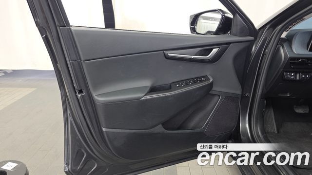 Kia EV6 Long Range Air 2023 — фото 24