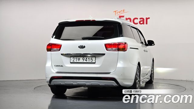Kia Carnival 9-seater Prestige 2018 — фото 4