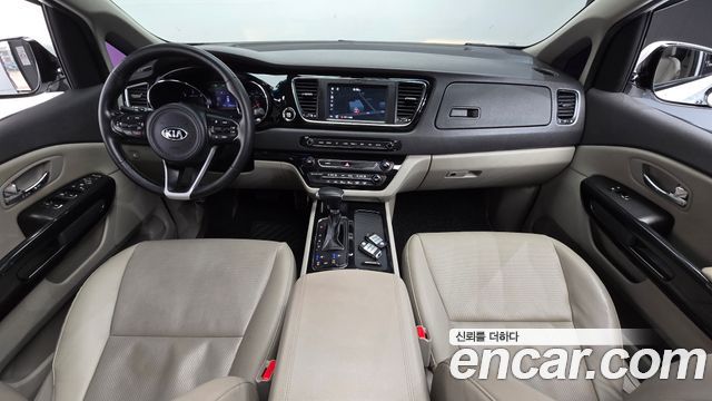 Kia Carnival 9-seater Prestige 2018 — фото 7