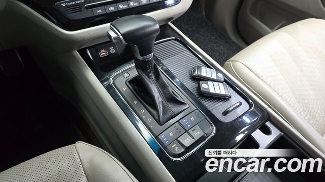 Kia Carnival 9-seater Prestige 2018 — фото 9