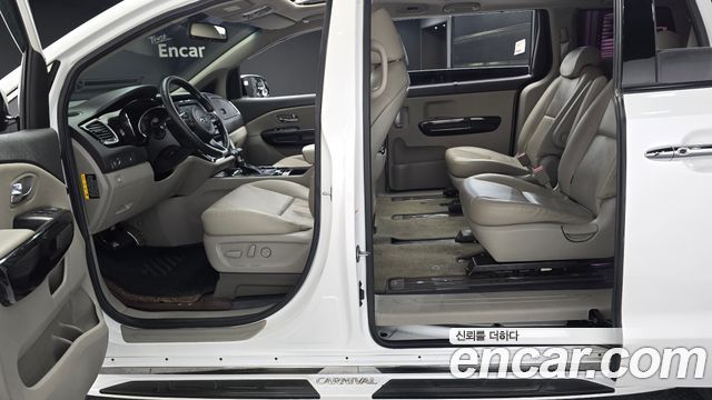 Kia Carnival 9-seater Prestige 2018 — фото 15