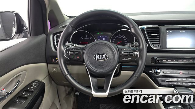 Kia Carnival 9-seater Prestige 2018 — фото 16