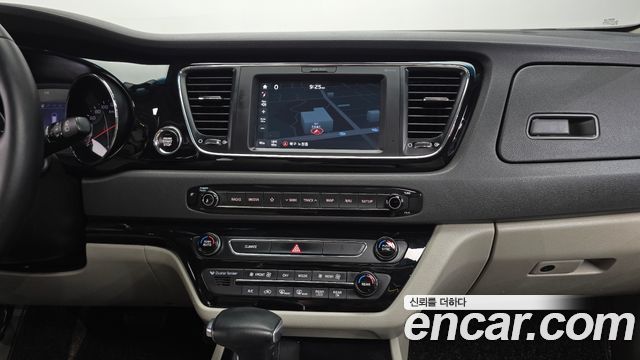 Kia Carnival 9-seater Prestige 2018 — фото 20
