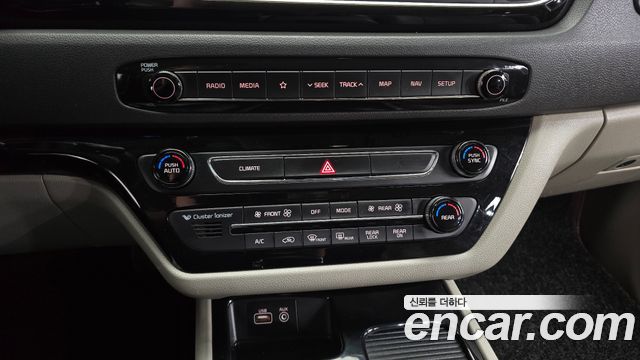Kia Carnival 9-seater Prestige 2018 — фото 21