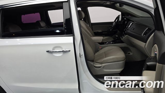Kia Carnival 9-seater Prestige 2018 — фото 32