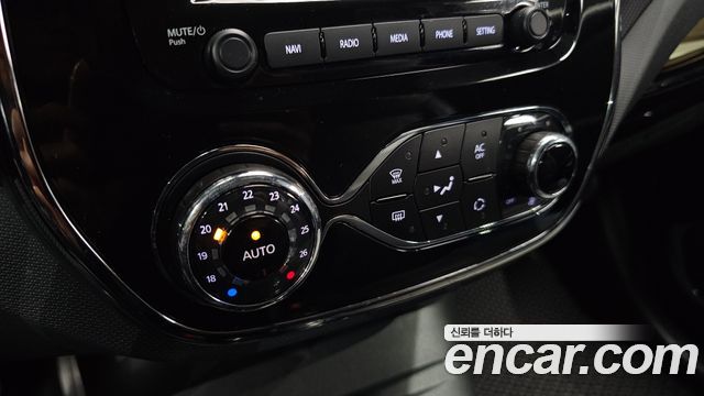 Renault Korea QM3 RE 2015 — фото 15