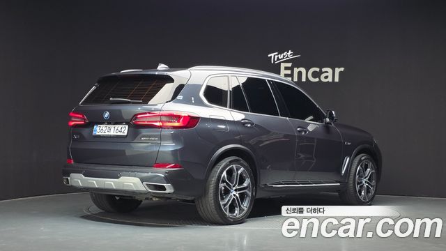 BMW X5 (G05) xDrive 45e xLine 2022 — фото 2